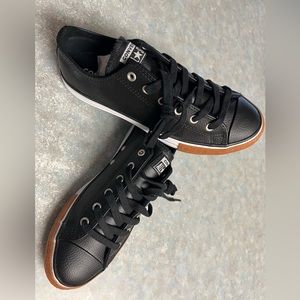 Black leather low-top Converse New w/o box